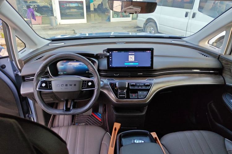 Used Roewe iMAX8 New Energy 2022 First-Class Platinum Edition Interior 2