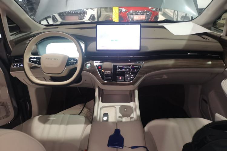 Used Roewe iMAX8 New Energy 2025 1.5T DMH Lu Zun Deluxe Edition Center Console