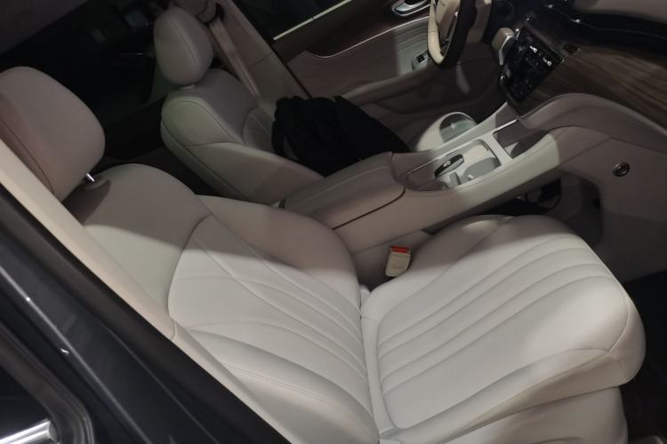 Used Roewe iMAX8 New Energy 2025 1.5T DMH Lu Zun Deluxe Edition Right Front Seat