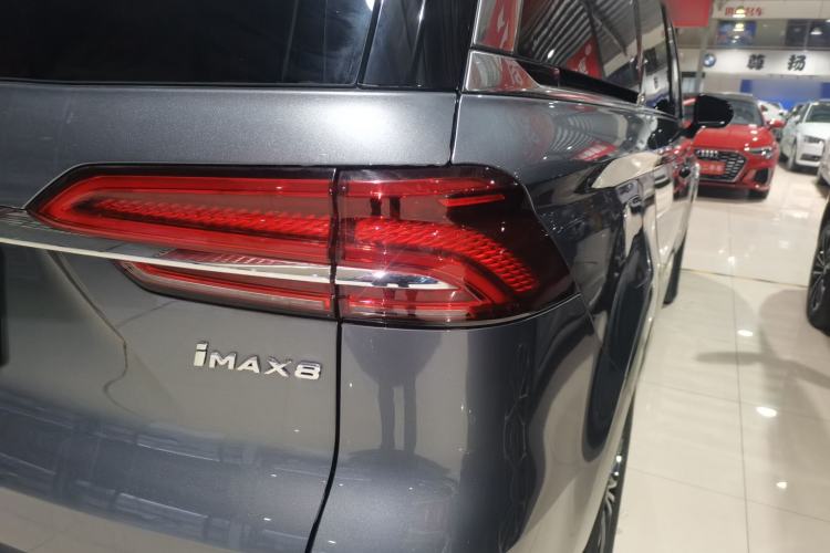 Used Roewe iMAX8 New Energy 2025 1.5T DMH Lu Zun Deluxe Edition Right Rear Taillight