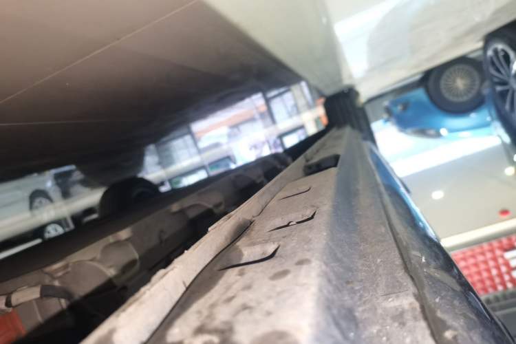 Used Roewe iMAX8 New Energy 2025 1.5T DMH Lu Zun Deluxe Edition Right Side Sill