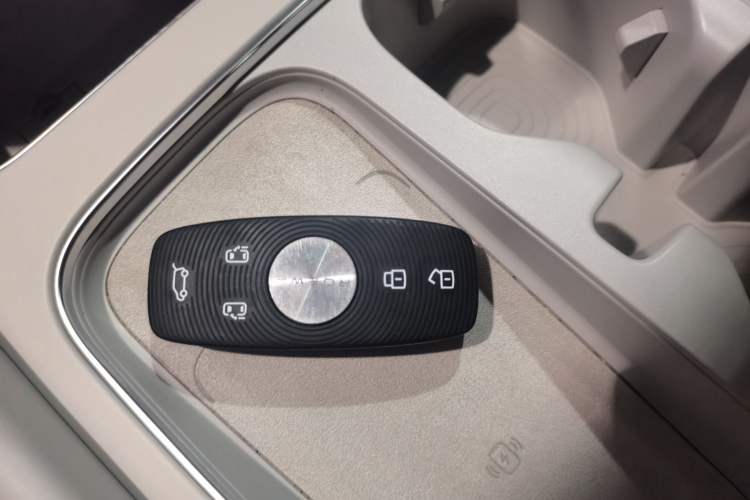 Used Roewe iMAX8 New Energy 2025 1.5T DMH Lu Zun Deluxe Edition Vehicle Key