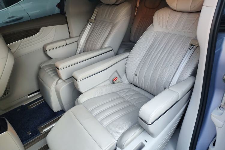 Used Roewe iMAX8 New Energy 2022 First-Class Platinum Edition Interior 4