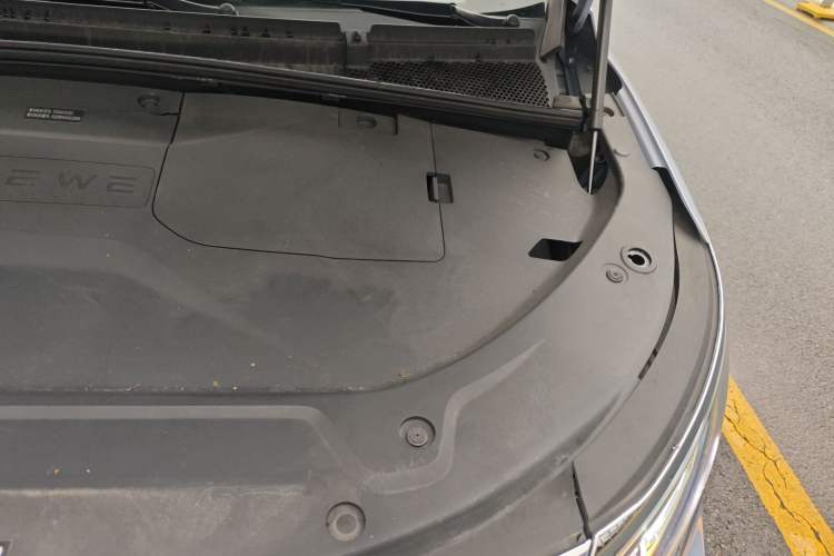 Used Roewe iMAX8 New Energy 2022 Golden Edition Engine Bay Left
