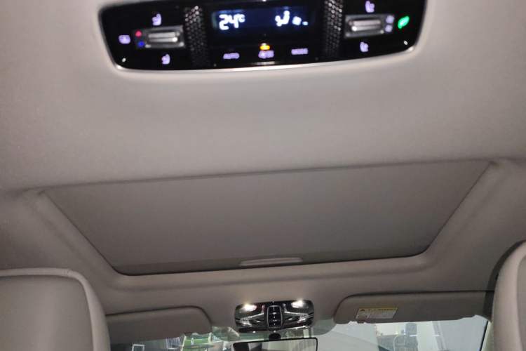 Used Roewe iMAX8 New Energy 2022 Golden Edition Headliner