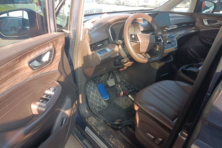 Used Roewe iMAX8 New Energy 2022 Golden Edition Interior 3