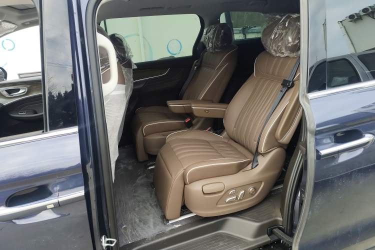 Used Roewe iMAX8 New Energy 2022 Golden Edition Interior 4