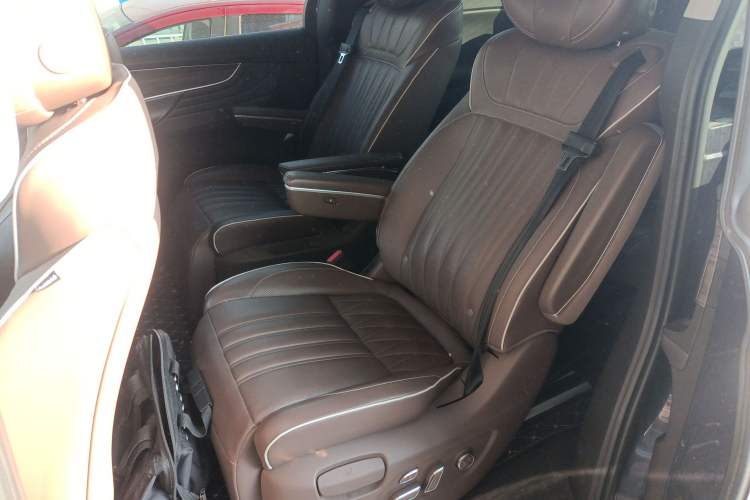 Used Roewe iMAX8 New Energy 2022 Golden Edition Interior 4