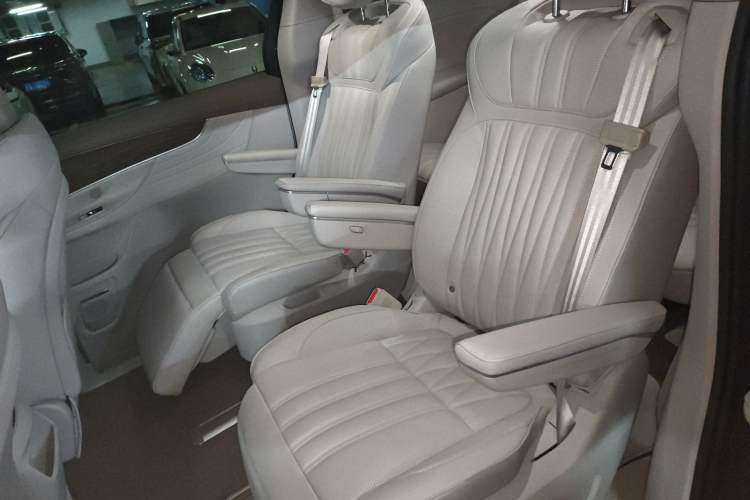 Used Roewe iMAX8 New Energy 2022 Golden Edition Left Rear Seat