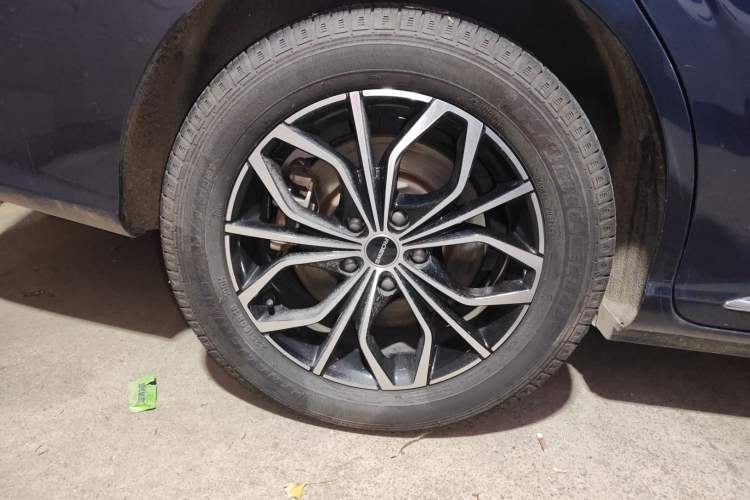 Used Roewe iMAX8 New Energy 2022 Golden Edition Right Rear Wheel Hub