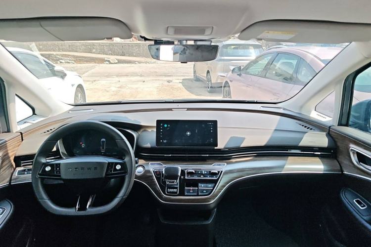 Used Roewe iMAX8 New Energy 2022 Silver Edition Center Console