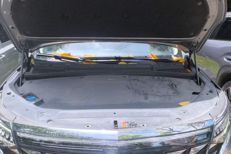 Used Roewe iMAX8 New Energy 2022 First-Class Platinum Edition Engine Bay