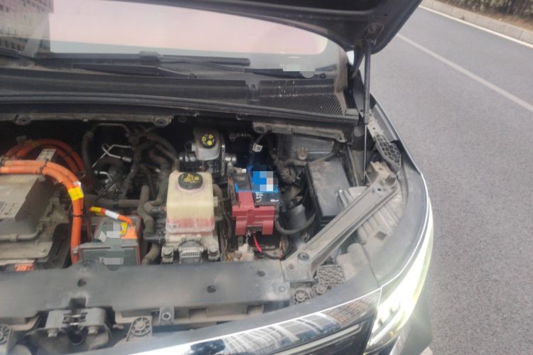 Used Roewe iMAX8 New Energy 2022 Silver Edition Engine Bay Left