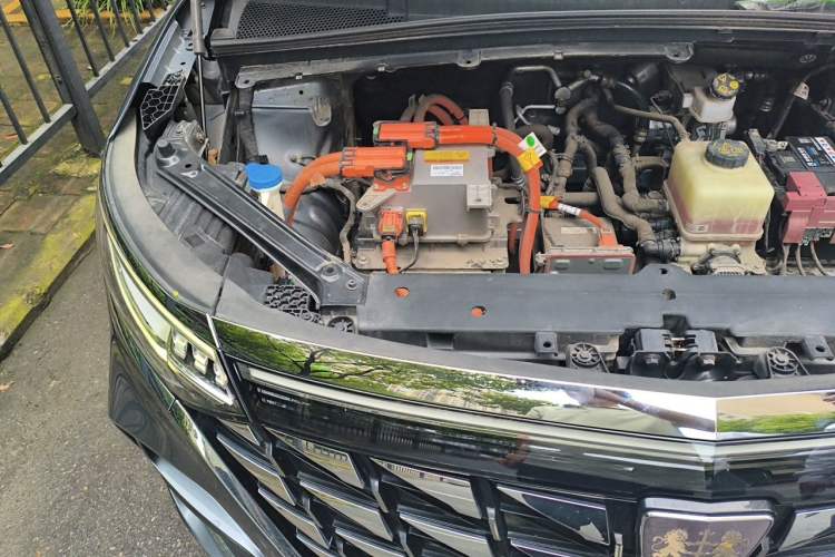 Used Roewe iMAX8 New Energy 2022 Silver Edition Engine Bay Right