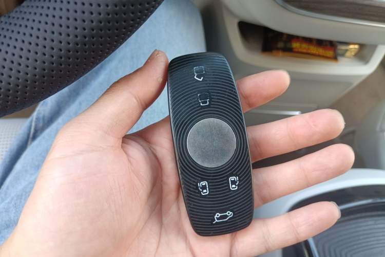 Used Roewe iMAX8 New Energy 2022 Golden Edition Interior 1