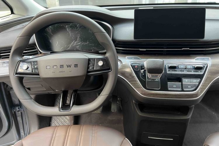 Used Roewe iMAX8 New Energy 2022 Silver Edition Interior 2