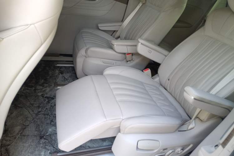 Used Roewe iMAX8 New Energy 2022 Golden Edition Interior 4
