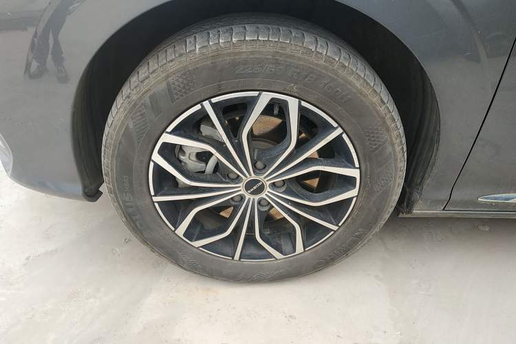 Used Roewe iMAX8 New Energy 2022 First-Class Diamond Edition Left Front Wheel Hub