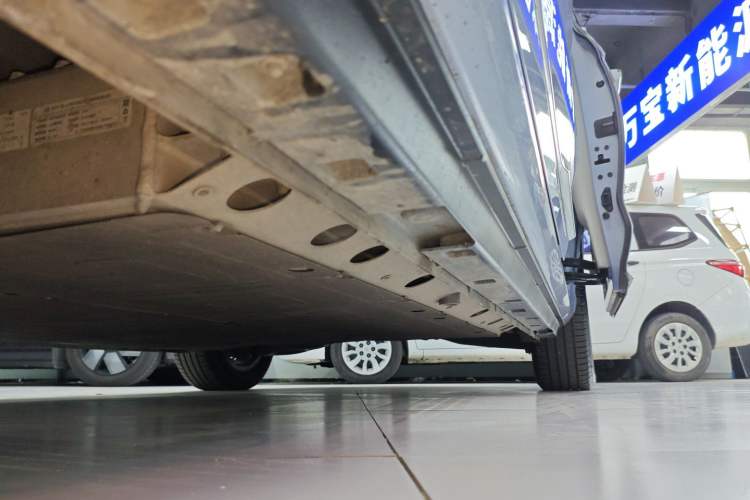 Used Roewe iMAX8 New Energy 2022 First-Class Platinum Edition Left Side Sill