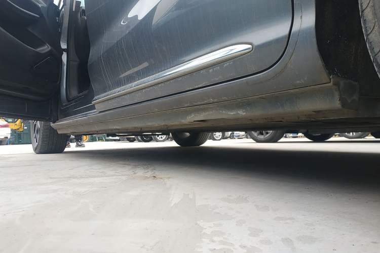 Used Roewe iMAX8 New Energy 2022 First-Class Diamond Edition Left Side Sill