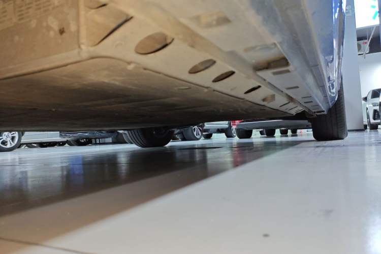 Used Roewe iMAX8 New Energy 2022 First-Class Platinum Edition Left Side Sill