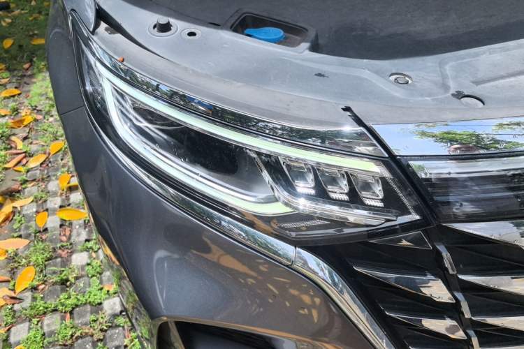 Used Roewe iMAX8 New Energy 2022 First-Class Platinum Edition Right Front Headlight