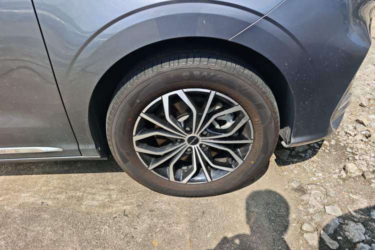 Used Roewe iMAX8 New Energy 2022 Silver Edition Right Front Wheel Hub