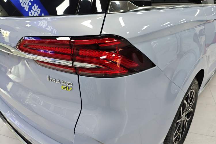 Used Roewe iMAX8 New Energy 2022 First-Class Platinum Edition Right Rear Taillight