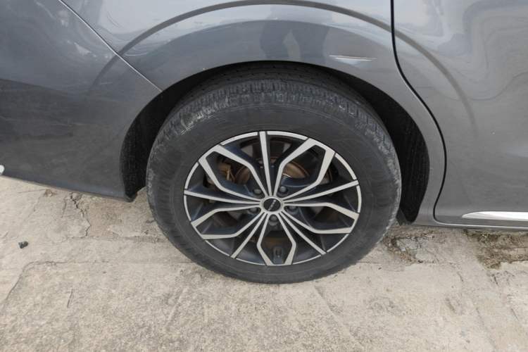 Used Roewe iMAX8 New Energy 2022 Silver Edition Right Rear Wheel Hub