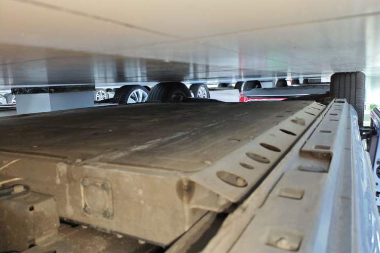 Used Roewe iMAX8 New Energy 2022 First-Class Platinum Edition Right Side Sill