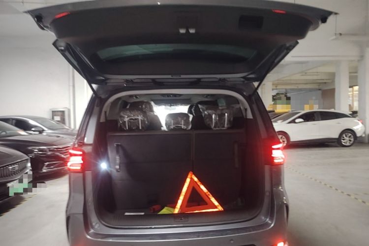 Used Roewe iMAX8 New Energy 2022 Golden Edition Trunk
