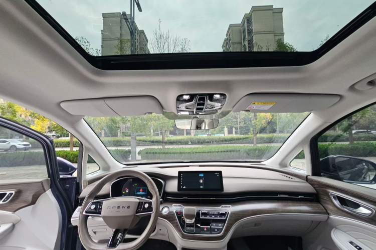 Used Roewe iMAX8 New Energy 2022 Golden Edition Interior 4