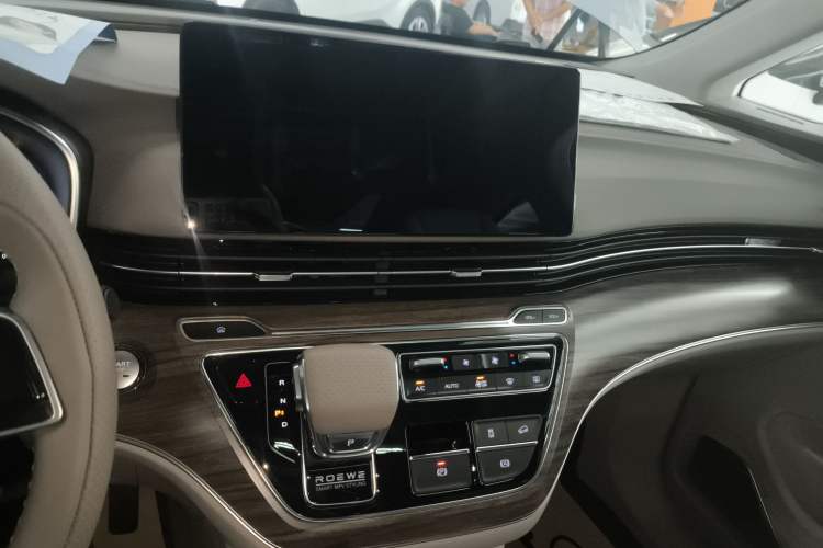 Used Roewe iMAX8 New Energy 2022 First-Class Platinum Edition Audio And AC Panel