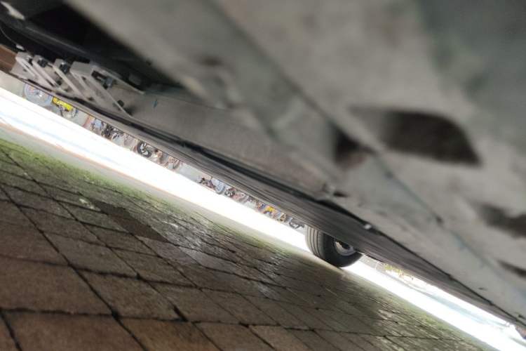 Used Roewe iMAX8 New Energy 2022 First-Class Platinum Edition Chassis Front Left