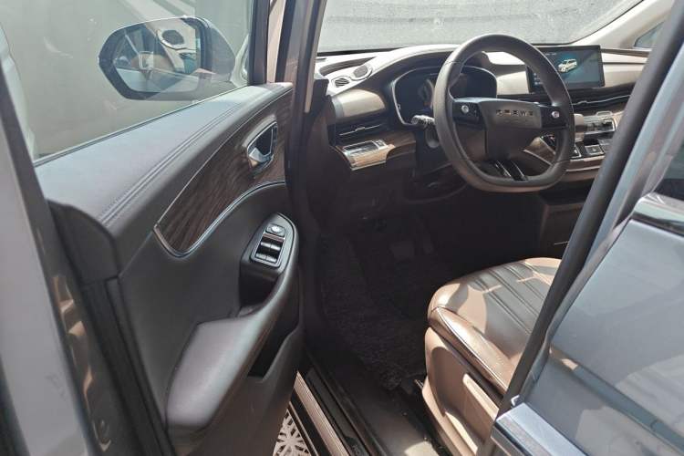 Used Roewe iMAX8 New Energy 2022 Silver Edition Driver Seat