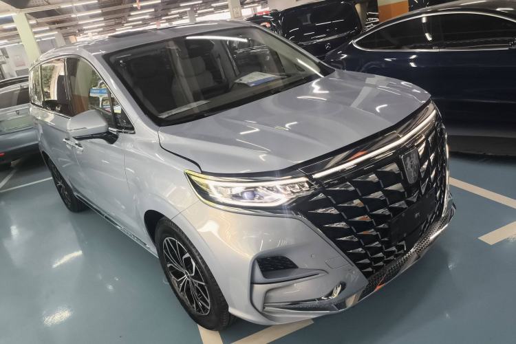 Used Roewe iMAX8 New Energy 2022 First-Class Platinum Edition Front Right 45 Deg