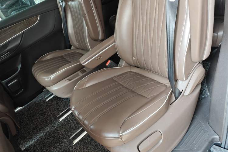 Used Roewe iMAX8 New Energy 2022 Silver Edition Left Rear Seat