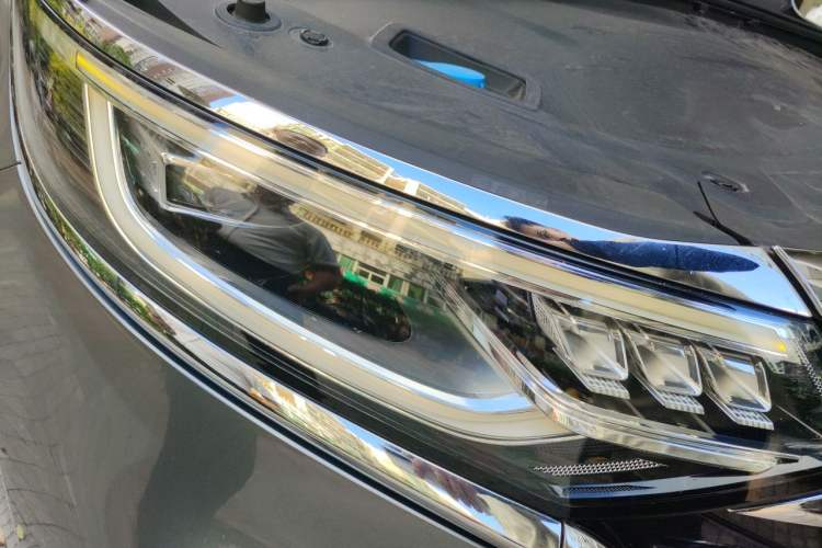 Used Roewe iMAX8 New Energy 2022 First-Class Platinum Edition Right Front Headlight