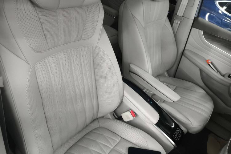 Used Roewe iMAX8 New Energy 2022 First-Class Platinum Edition Right Front Seat