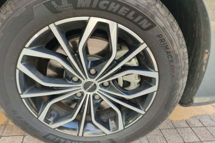 Used Roewe iMAX8 New Energy 2022 First-Class Platinum Edition Right Front Wheel Hub