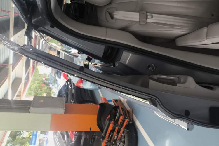 Used Roewe iMAX8 New Energy 2022 First-Class Platinum Edition Right Rear Door Interior
