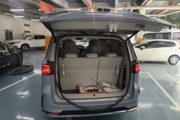 Used Roewe iMAX8 New Energy 2022 First-Class Platinum Edition Trunk