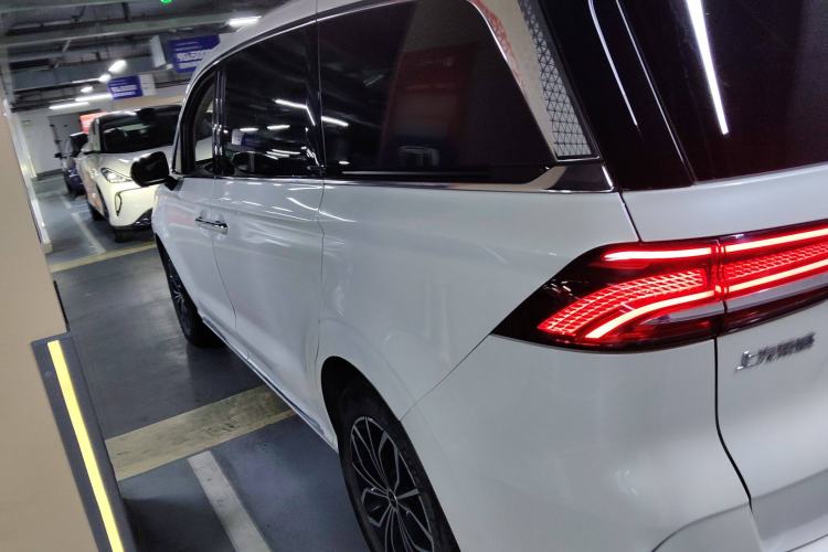 Used Roewe iMAX8 New Energy 2022 Golden Edition Exterior 3