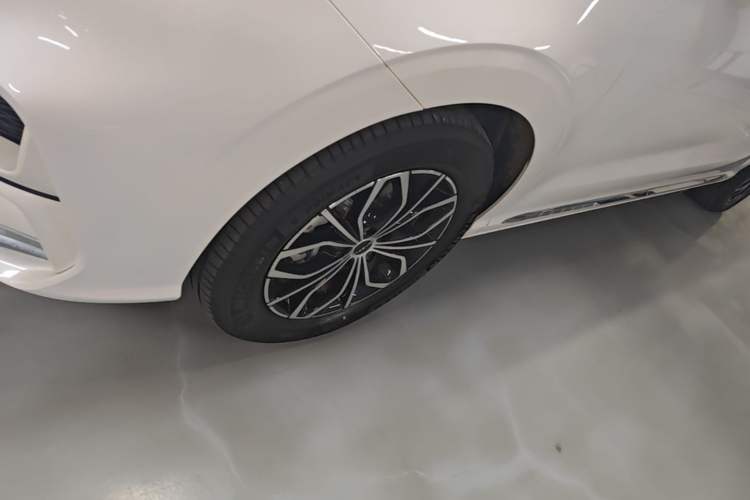 Used Roewe iMAX8 New Energy 2022 Golden Edition Exterior 4