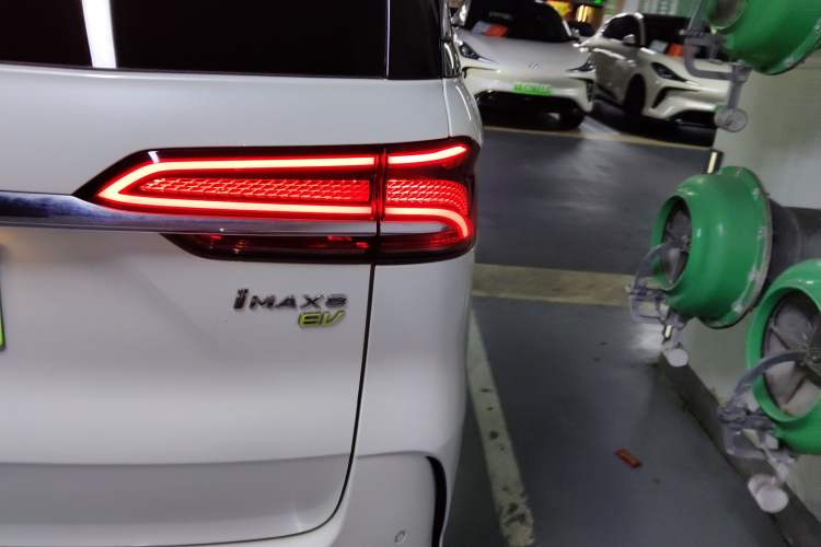 Used Roewe iMAX8 New Energy 2022 Golden Edition Exterior 6