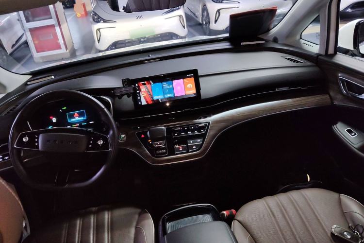 Used Roewe iMAX8 New Energy 2022 Golden Edition Interior 2