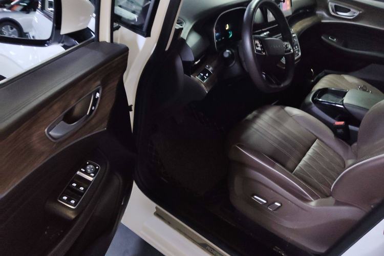 Used Roewe iMAX8 New Energy 2022 Golden Edition Interior 3
