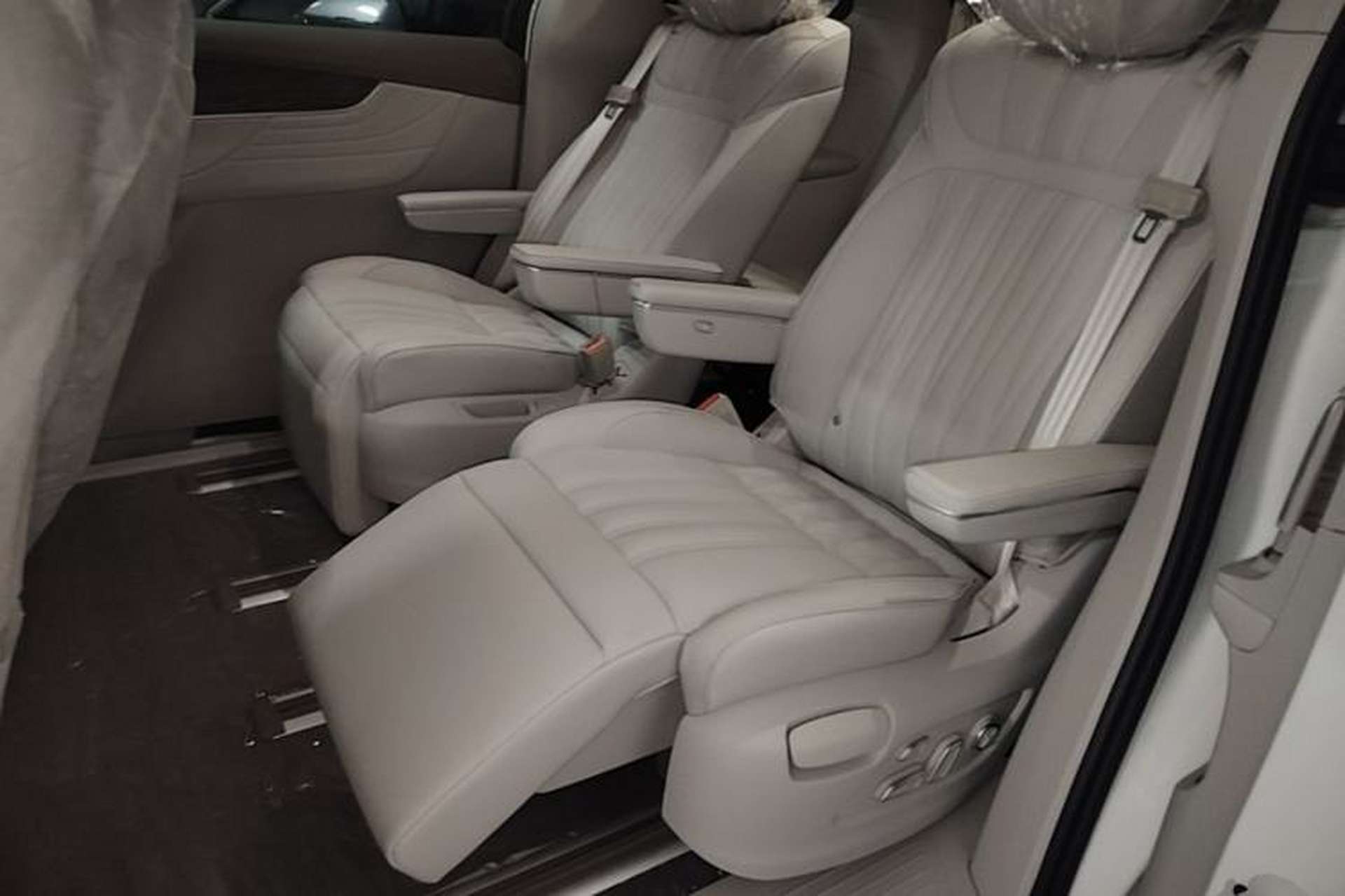 Used Roewe iMAX8 New Energy 2022 Golden Edition Left Rear Seat