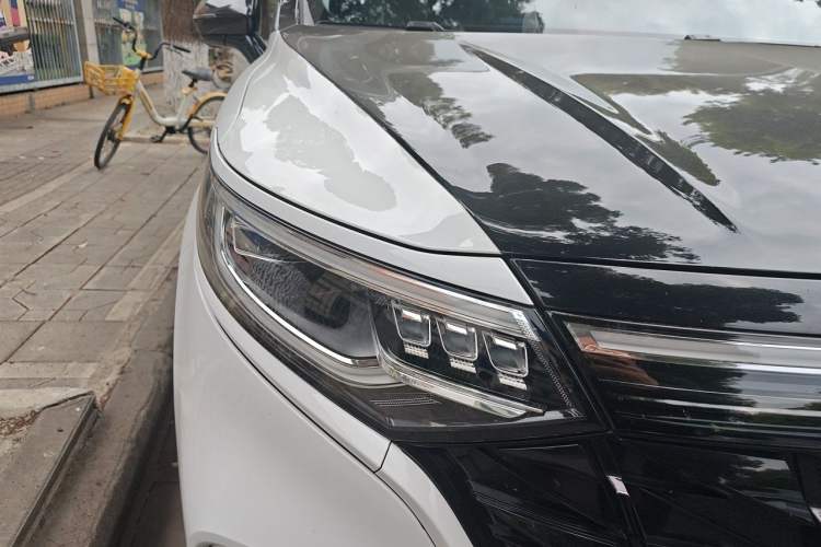 Used Roewe iMAX8 New Energy 2022 First-Class Titanium Edition Right Front Headlight