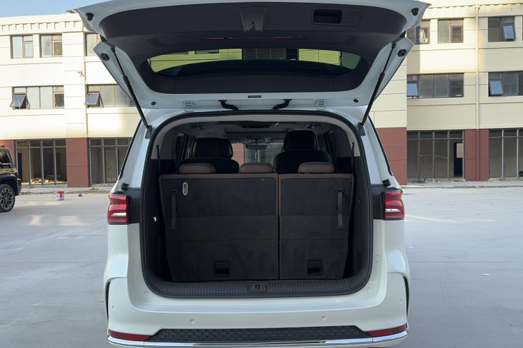 Used Roewe iMAX8 New Energy 2022 Golden Edition Trunk